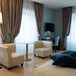 Palace 4*