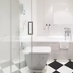 Palace 4*