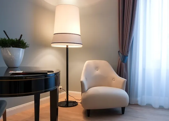 Palace 4*