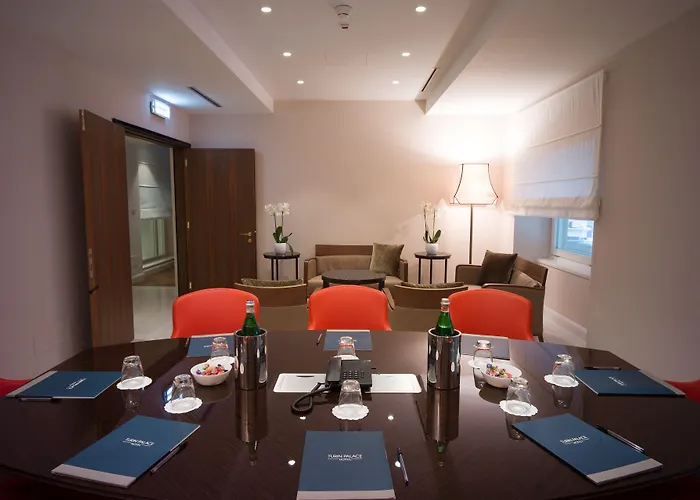 Palace 4*