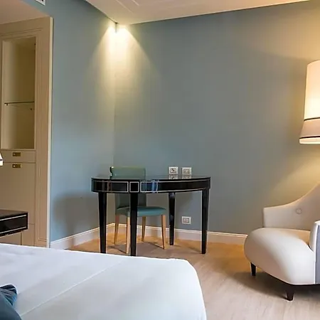 Palace 4*