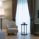 Palace 4*