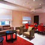 Palace 4*