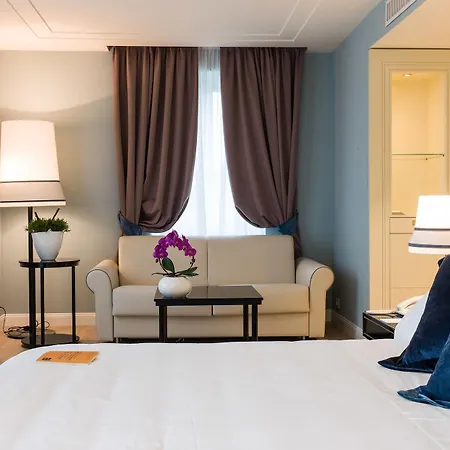 Palace Hotell 4*