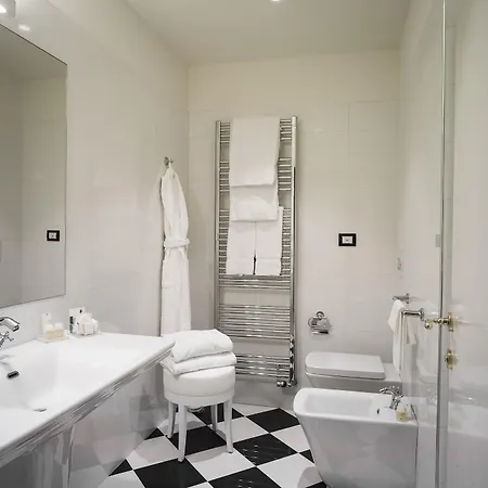 Palace Hotell 4*