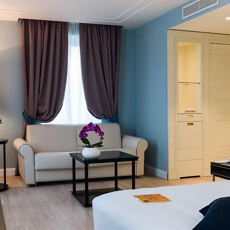 Palace Hotell 4*