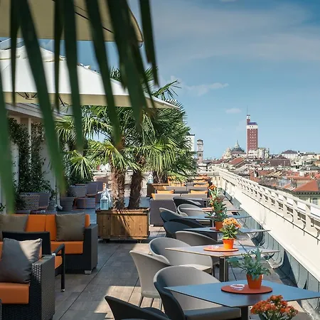 Palace Hotell