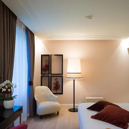 Palace 4*