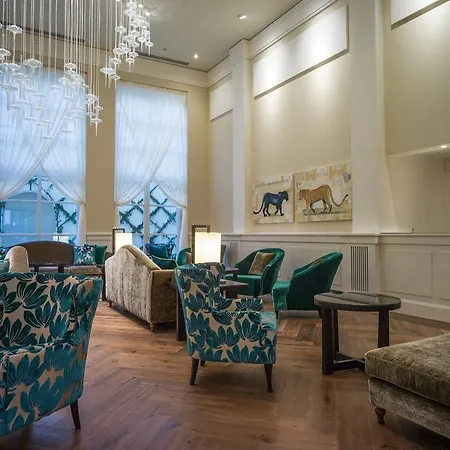 Palace Hotell 4*